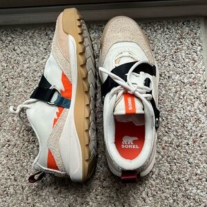 Sorel Ona 718 eq low sneakers -women’s 10